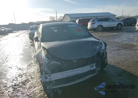 2016 Toyota Prius z USA, uszkodzony, nr VIN JTDKBRFU9G3013792